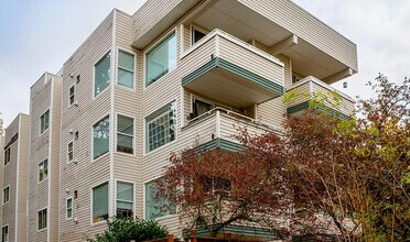 3618 Evanston Ave in Seattle, WA - Building Photo - Building Photo