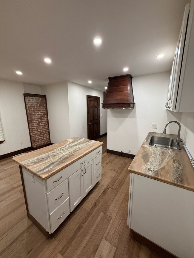 85 Abbott Rd, Unit Upper - Left in Buffalo, NY - Building Photo - Building Photo