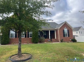 7126 Windsor Castle Way in Henrico, VA - Building Photo