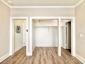 1802 N La Brea Ave in Los Angeles, CA - Building Photo - Building Photo