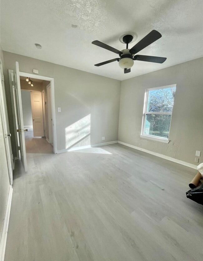 property at 5220 E Parkway Dr