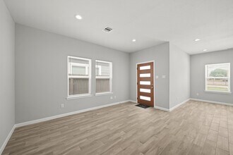 4338 Brinkley St in Houston, TX - Building Photo - Building Photo