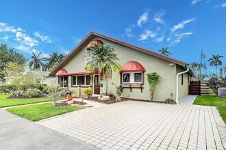 1020 N 13th Terrace in Hollywood, FL - Building Photo - Building Photo