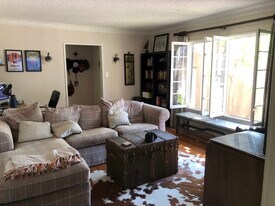 800 Alandele Ave, Unit 800 in Los Angeles, CA - Building Photo