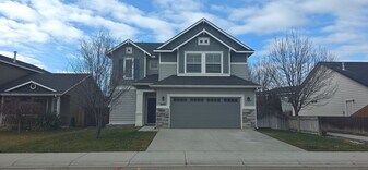 3489 N Cooper Ave in Meridian, ID - Building Photo