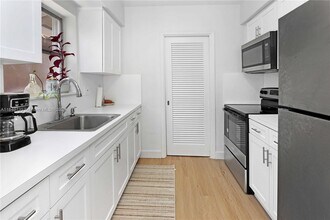 326 Van Buren St in Hollywood, FL - Building Photo - Building Photo