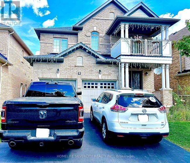 property at 5 Victoriaville Rd