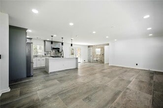 681 Fielding Ln SW in Atlanta, GA - Foto de edificio - Building Photo