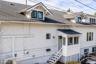 2102 N Oakes St in Tacoma, WA - Foto de edificio - Building Photo