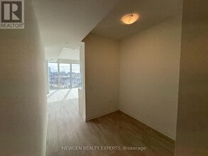 1 Quarrington Lane in North York, ON - Building Photo - Building Photo