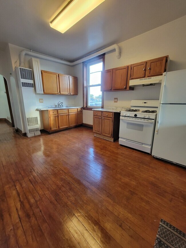 2014 N Kedzie Ave in Chicago, IL - Building Photo - Building Photo