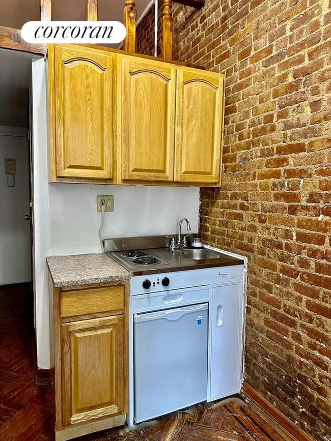 property at 103 W 70th St