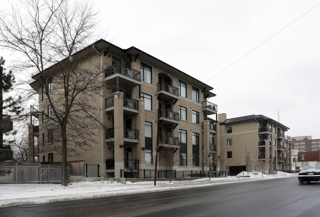 Second Avenue West in Ottawa, ON - Building Photo