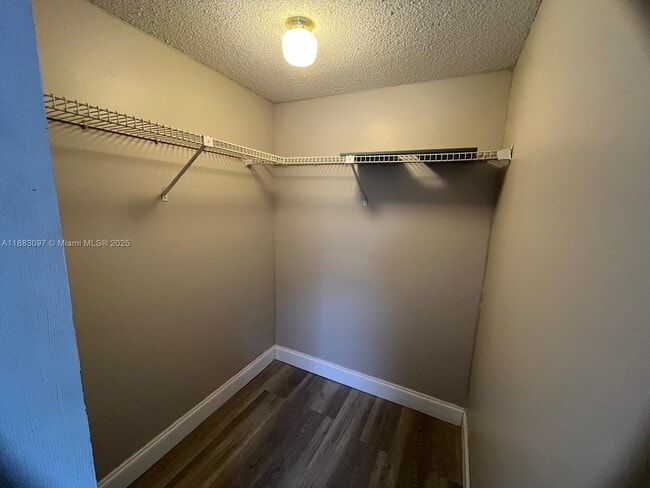 3400 Foxcroft Rd in Miramar, FL - Building Photo - Building Photo
