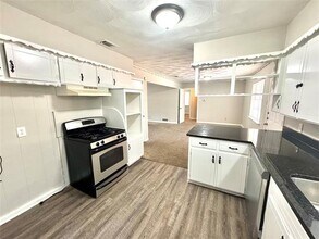 1032 Glen Park Dr in Dallas, TX - Building Photo - Building Photo