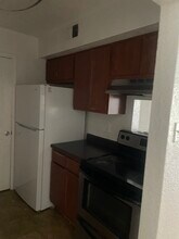 8100 Creekbend Dr in Houston, TX - Building Photo - Building Photo