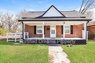 235 S English St in Greensboro, NC - Building Photo