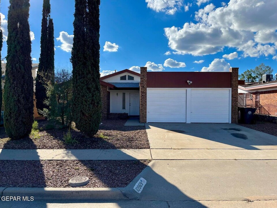 10969 Duke Snider Cir in El Paso, TX - Building Photo