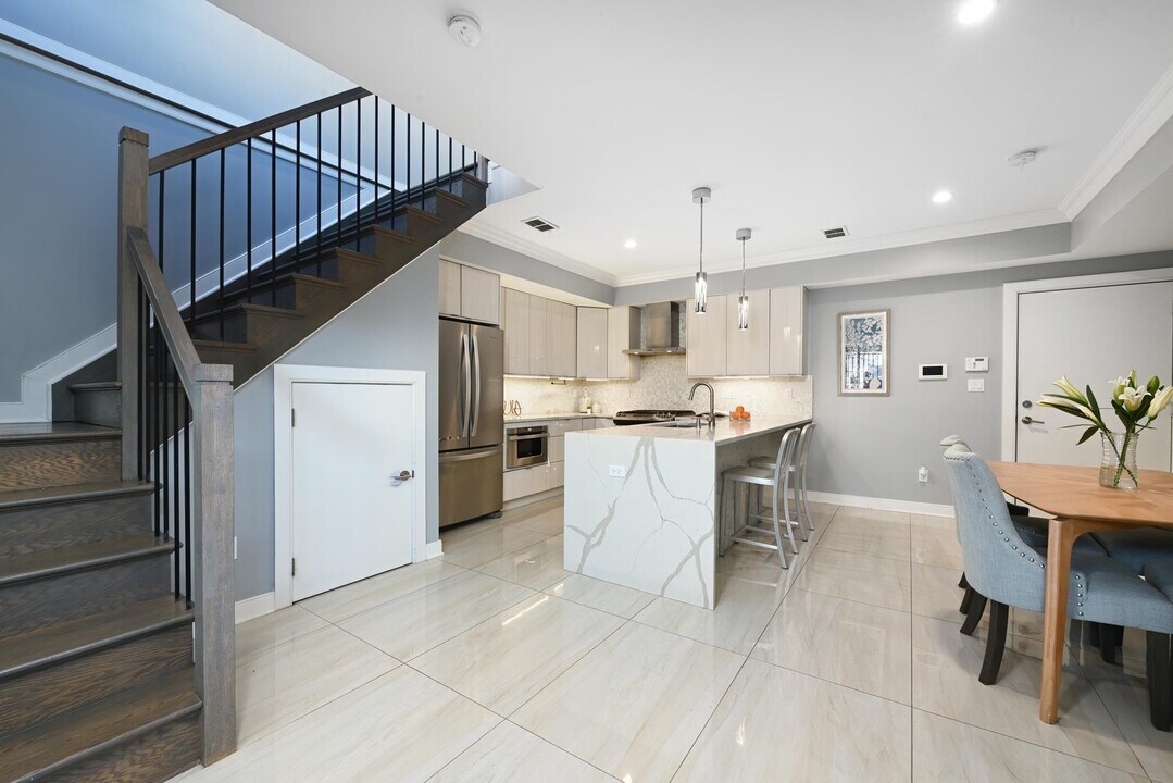 118 Irving St in Jersey City, NJ - Building Photo