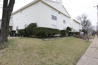 East Side Apartments in Dallas, TX - Building Photo - Building Photo