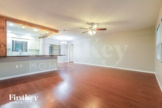 8340 Brandeis Cir W in Sarasota, FL - Building Photo - Building Photo