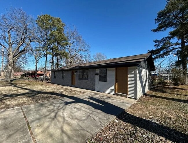 607 Frank T. Bunton St in Lonoke, AR - Building Photo - Building Photo