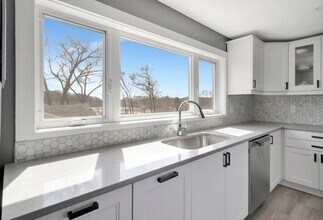10 Oak St, Unit 2 in Saugus, MA - Foto de edificio - Building Photo
