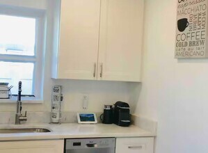 26 NE 10th St in Delray Beach, FL - Building Photo - Building Photo