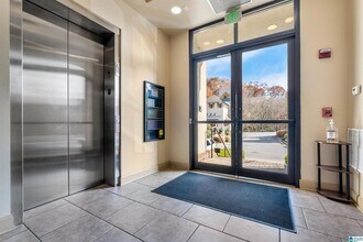 1040 Broadway St, Unit 306 in Homewood, AL - Building Photo - Building Photo
