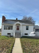 324 Dearborn St in Caldwell, ID - Building Photo - Building Photo
