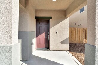 6472 W Austin Wy in Fresno, CA - Building Photo - Building Photo