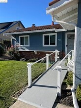 941 Kittery Way in Pinole, CA - Building Photo - Building Photo