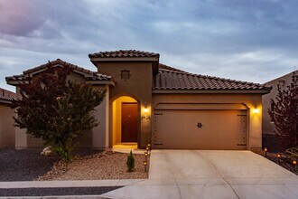 6936 Dusty Dr NE in Rio Rancho, NM - Foto de edificio - Building Photo