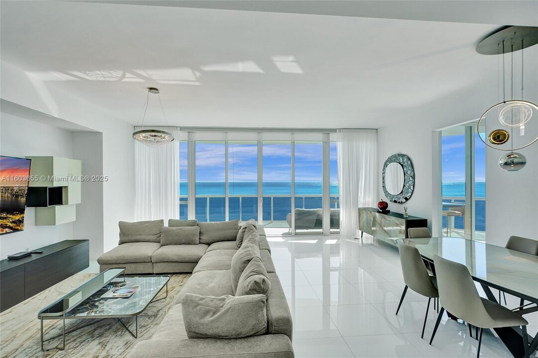 15811 Collins Ave, Unit 2701 in North Miami Beach, FL - Foto de edificio