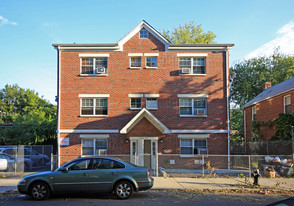 192-33 Station Rd Apartments