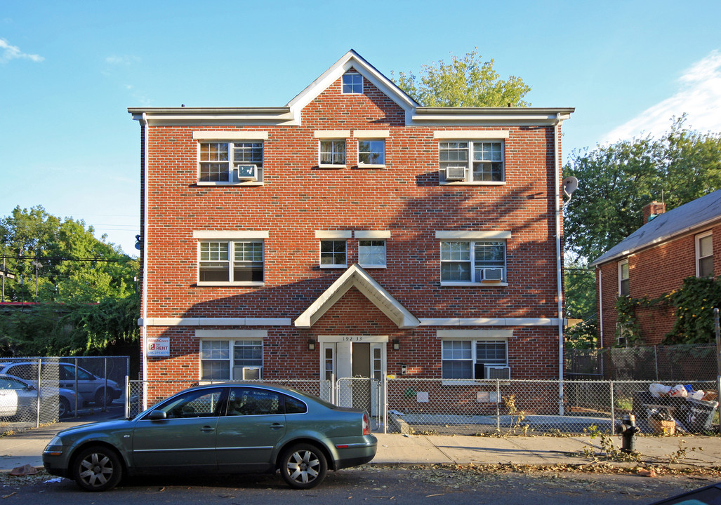 192-33 Station Rd in Flushing, NY - Building Photo