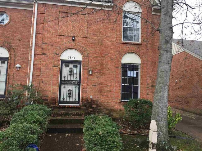 property at 3877 Glencoe Dr
