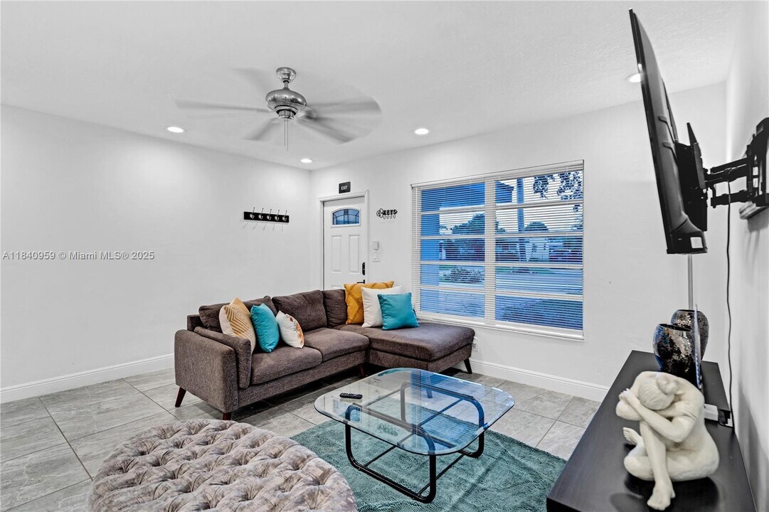 1165 SW 4th Terrace in Pompano Beach, FL - Building Photo
