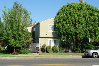 4481-4483 Hazeltine Ave in Sherman Oaks, CA - Building Photo - Building Photo