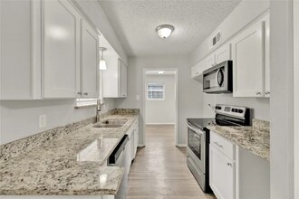 205 San Jacinto Ct in Waxahachie, TX - Building Photo - Building Photo