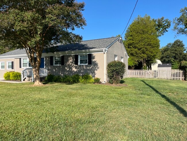 12 Fairway Ln in Newport News, VA - Building Photo - Building Photo