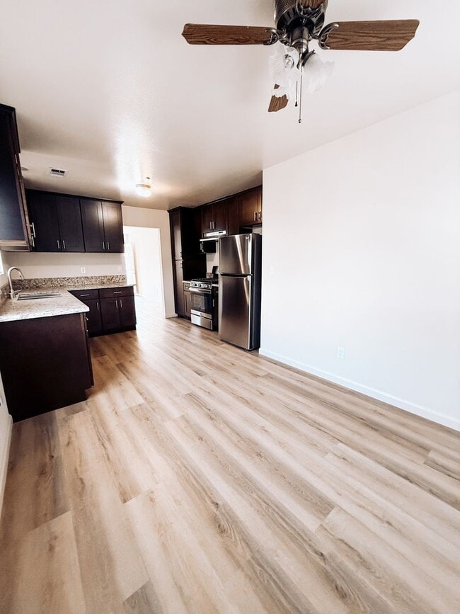 6152 Orange Ave in Cypress, CA - Building Photo - Building Photo