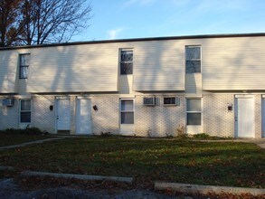 989 Somerset Dr in Miamisburg, OH - Building Photo - Building Photo