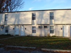 989 Somerset Dr in Miamisburg, OH - Foto de edificio - Building Photo