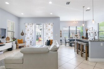 9865 W 34th Ct, Unit 9865 in Hialeah, FL - Foto de edificio - Building Photo