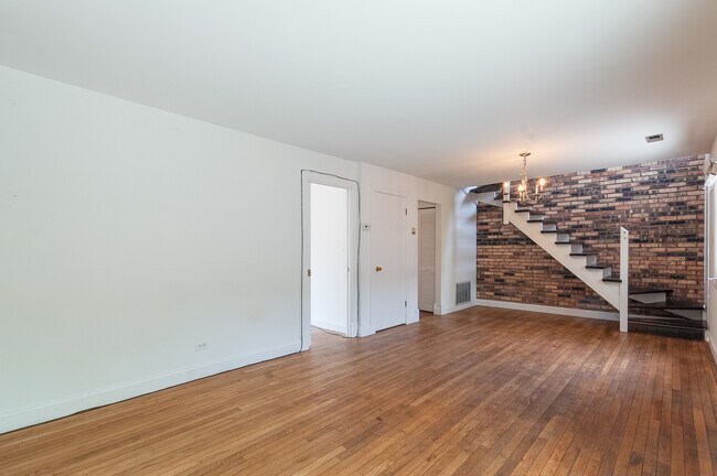 1255 W Belden Ave in Chicago, IL - Building Photo - Building Photo
