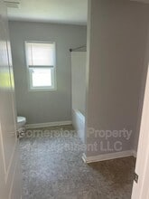 8190 Oak Dr in De Soto, KS - Building Photo - Building Photo