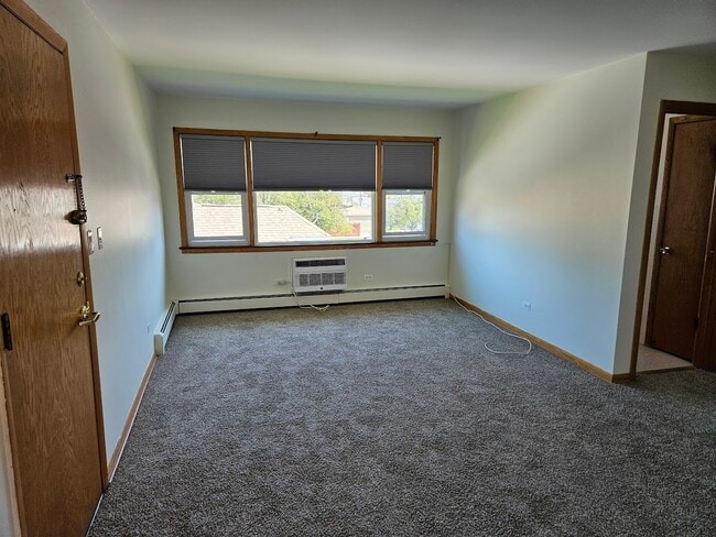 7511 W Fullerton Ave in Elmwood Park, IL - Building Photo - Building Photo