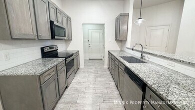 1102 N 7th St in Wolfforth, TX - Building Photo - Building Photo