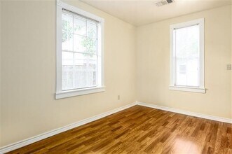 2115 Radcliffe St in Houston, TX - Building Photo - Building Photo